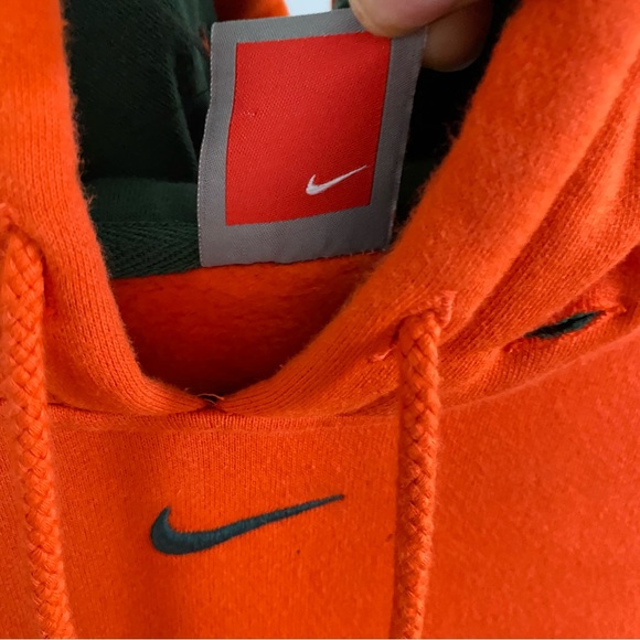 VINTAGE NIKE HOODIE MIAMI TEAM SIZE MEDIUM IN MENS RUNS OVERSIZED - Picture 10 of 11